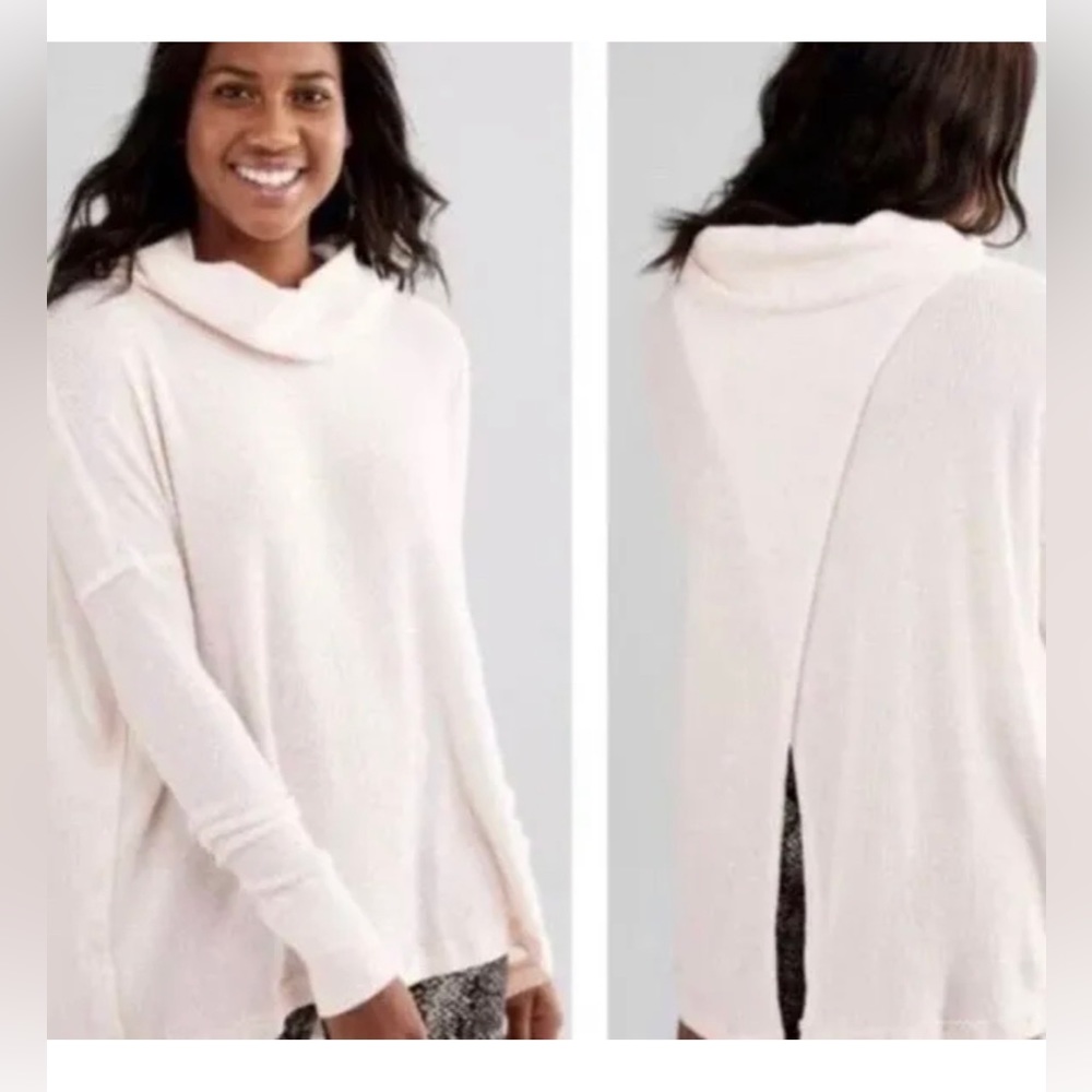 NWT free people Juicy long sleeve in stone cold.